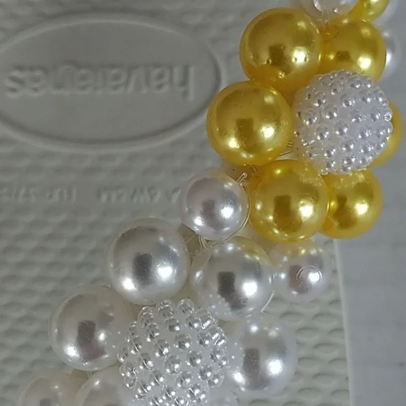 Havaianas White, Yellow & Silver  Pearls and Beaded Flowers Flip Flops 35/36 - Picture 4 of 9